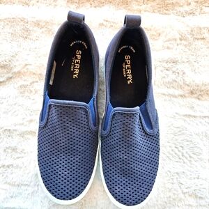 Sperry Women's Crest Twin Gore Perf Slip-On Sneakers – Navy, Size 8, Gently Used